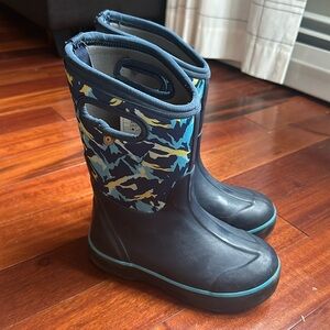 BOG snow boots - size 2